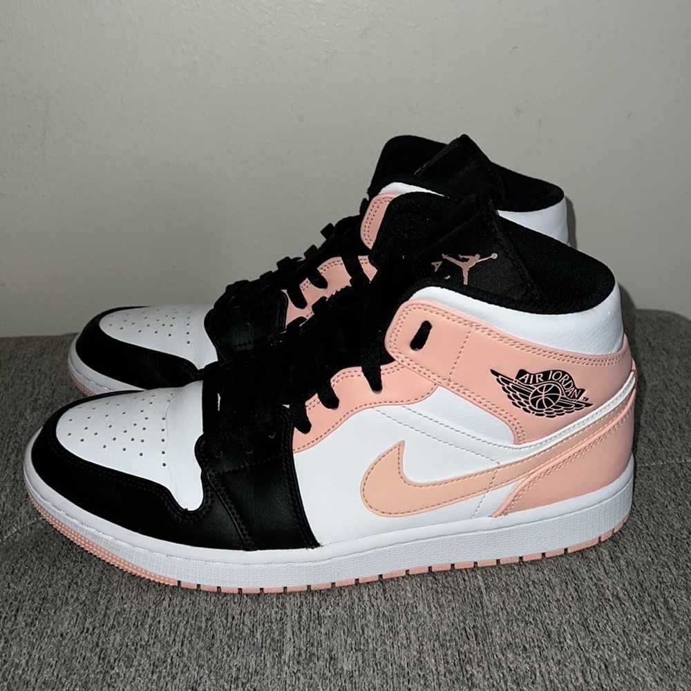 Air Jordan 1 Mid “Crimson Tint”